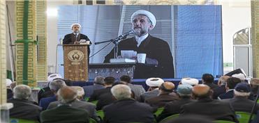 زکات فقر و بلا را از جامعه دفع کرده و مایه قوت و اقتدار جامعه اسلامی می‌شود