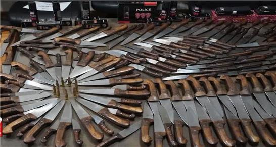 کشف و ضبط 468 قبضه انواع سلاح سرد و 30 عدد فشنگ سلاح جنگی توسط شبکه اطلاعات بسیج استان قزوین