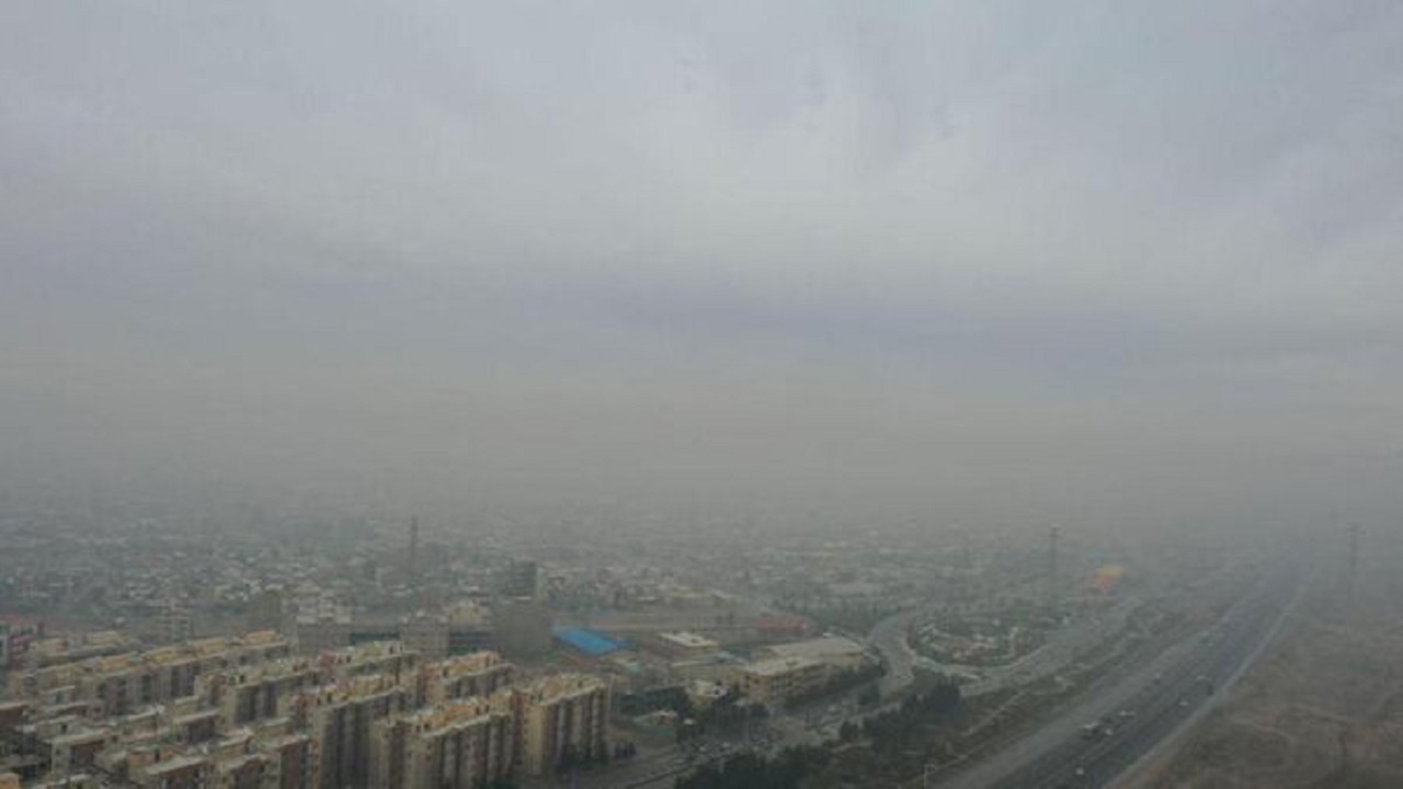 شاخص آلودگی هوا در آبیک به 140 رسید / تمام مدارس شنبه غیرحضوری هستند
