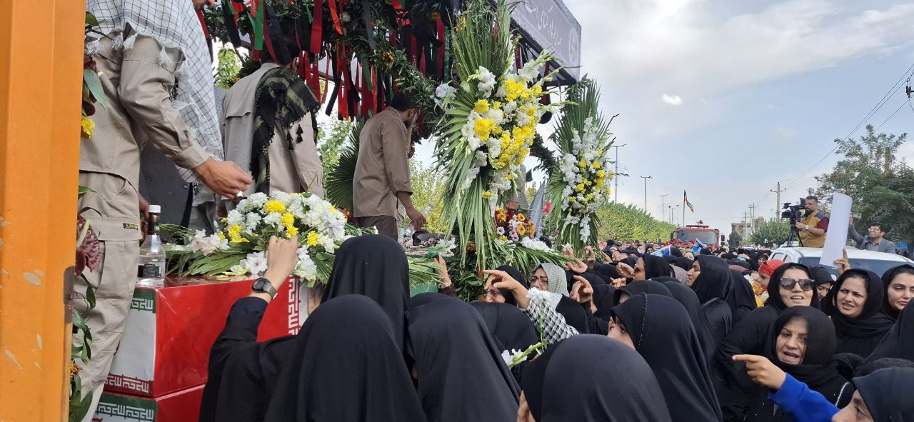 استقبال با شکوه از 8 شهید گمنام و شهید اکبر صفی صمغ آبادی در شهرستان آبیک