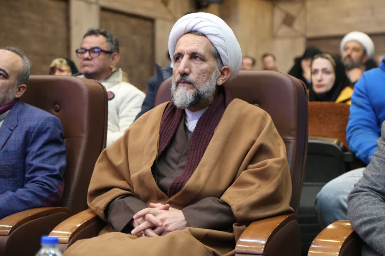 اصحاب رسانه در خنثی‌سازی توطئه‌های دشمن نقش‌آفرین باشند