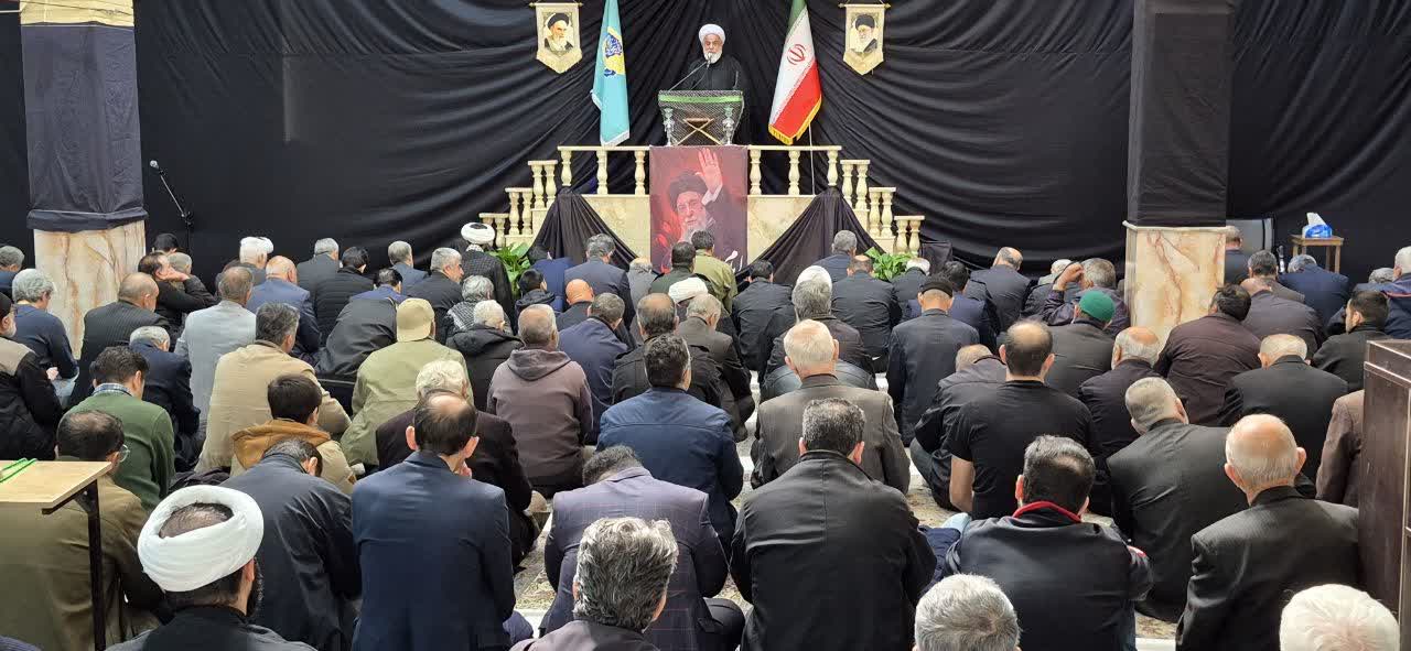حضور مردم در خیابان ها همان حضور رزمندگان در میدان جهاد است/ همه باید تا شکست دشمن در میدان باشیم