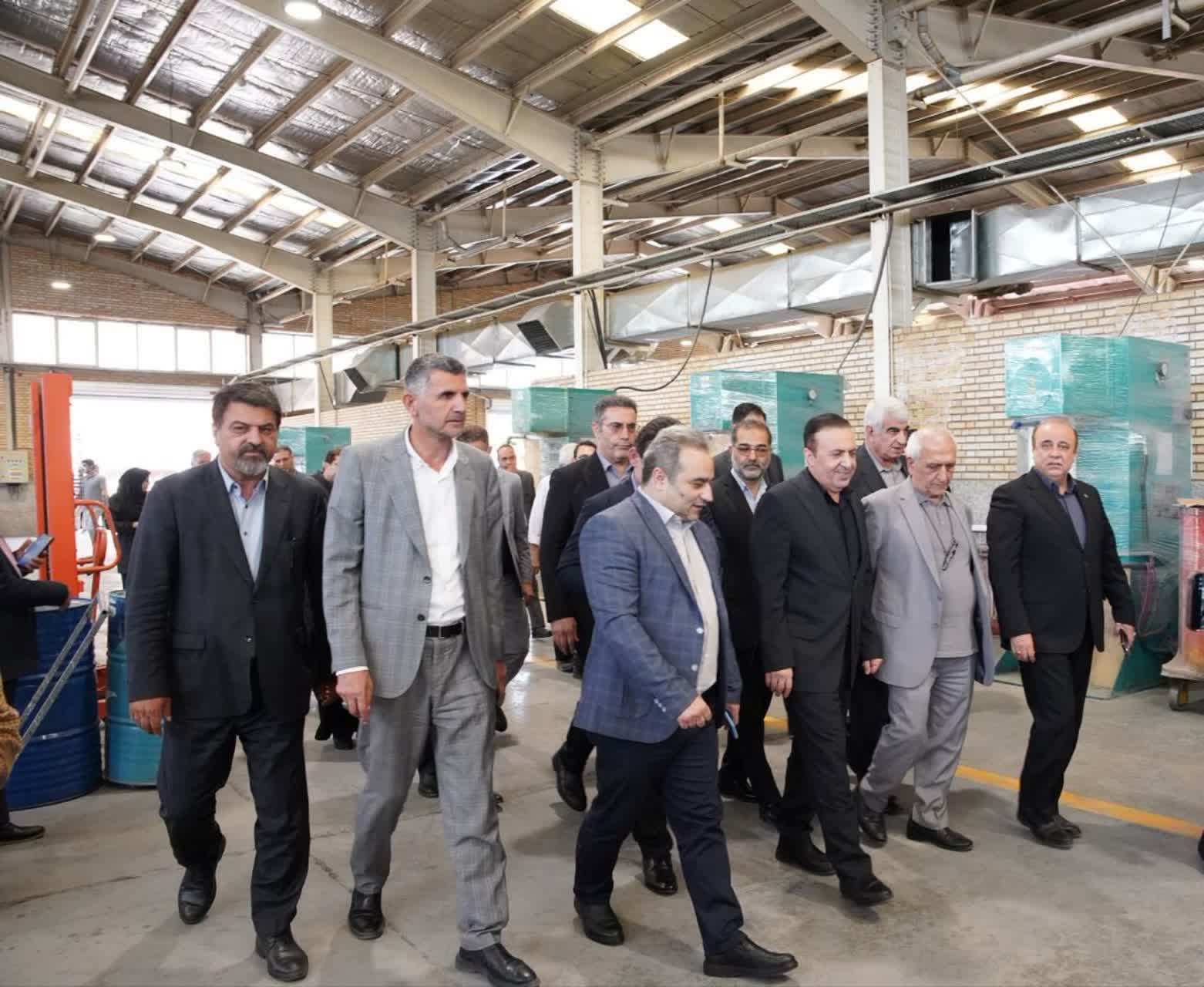 استاندار قزوین موانع تولید در صنایع آبیک را بررسی کرد