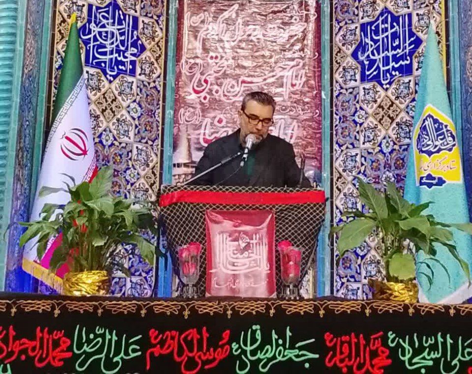 مراقب یقه سفیدها باشیم/ لزوم تلاش مضاعف مسئولان و رسانه ها برای مردم / اعلام برنامه های هفته خبرنگار