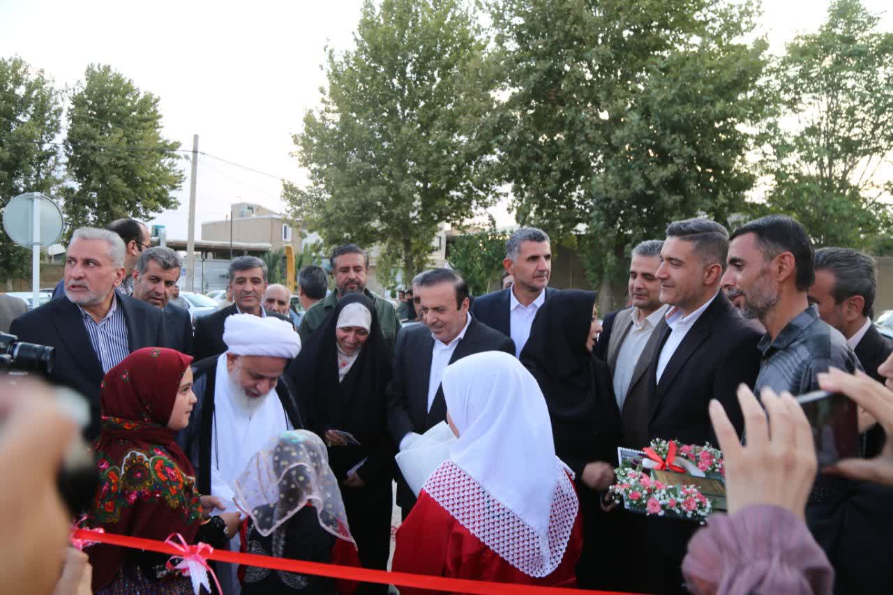 بهره برداری از طرح ها و پروژه های آبیک از سالن چند منظوره در آبیک تا کتابخانه در قشلاق