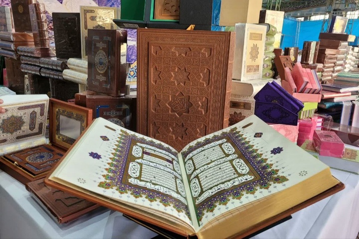 آبیک میزبان نمایشگاه قرآن کریم در ماه رمضان شد