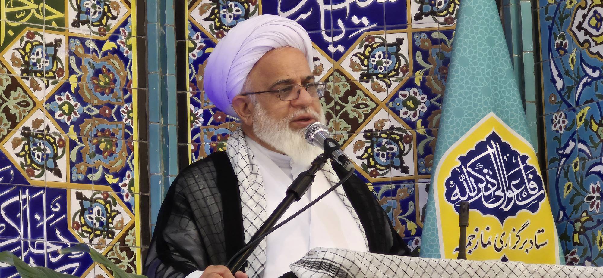 دشمن در جنگ مقابل ایران زانو زده است / ترویج بی‌حیایی و بی‌عفتی توطئه‌ای برای اندلسی کردن ایران !